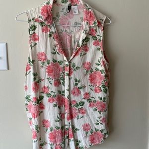 Hello! I'm Floral Short Sleeve Floral 🌸